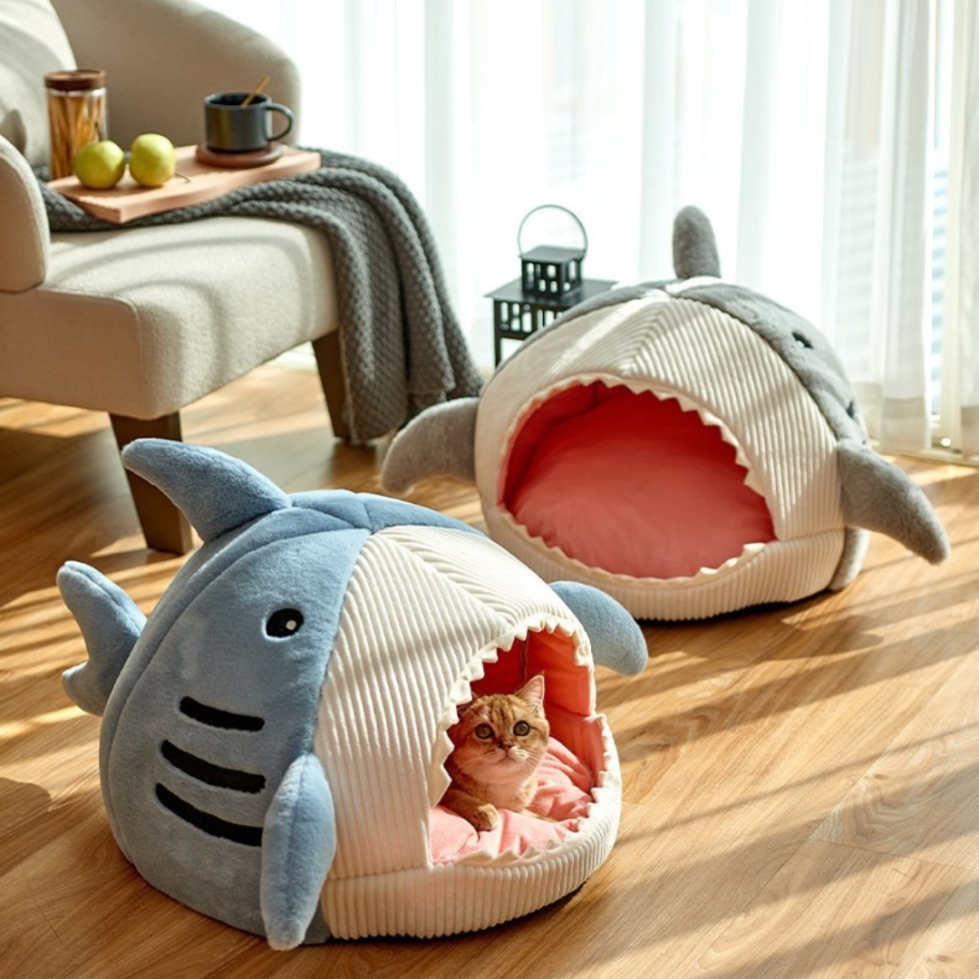 Enclosed Warm Shark Pet Bed