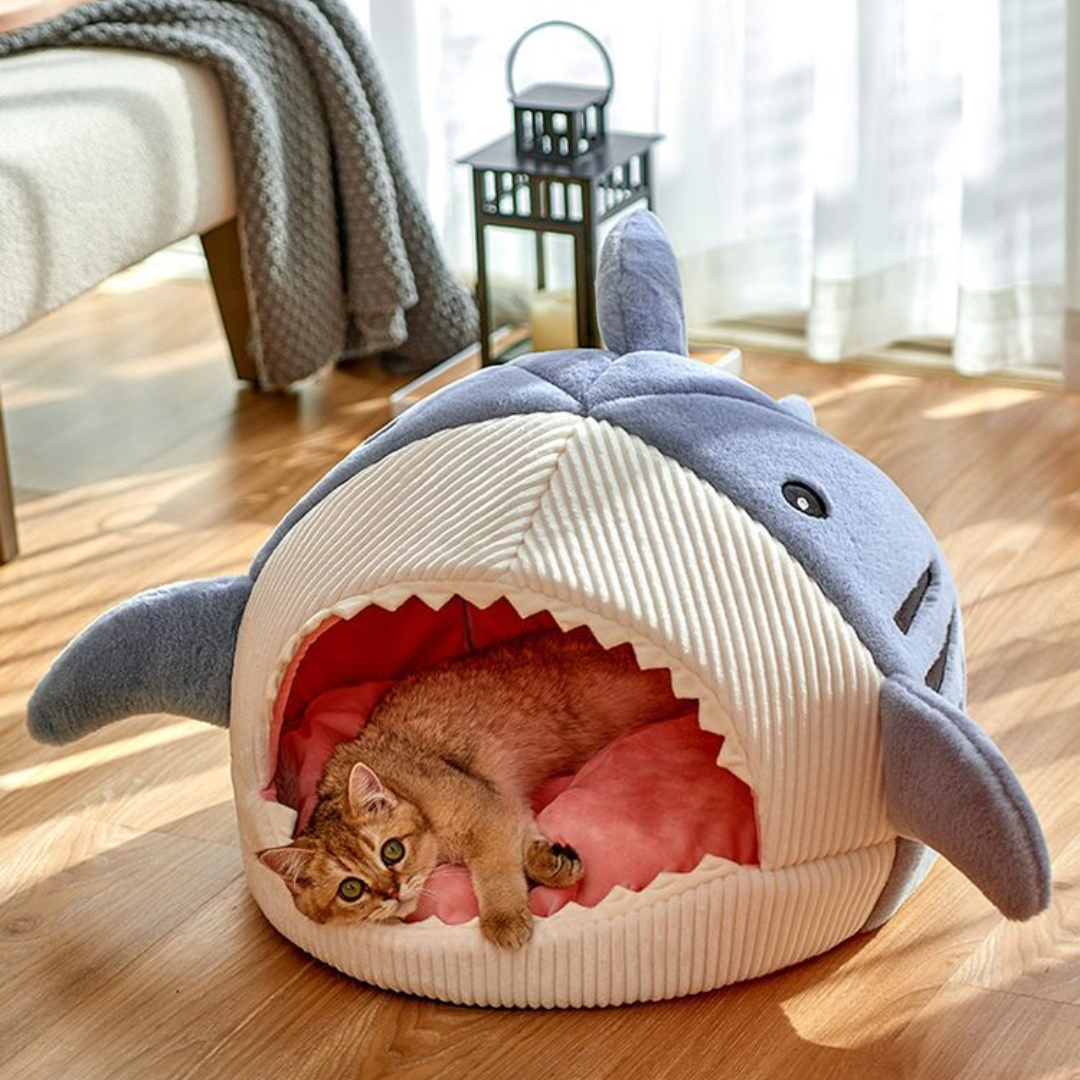 Enclosed Warm Shark Pet Bed